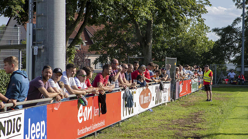 Die Bilder vom Toto-Pokal-Spiel bei der FT Schweinfurt.