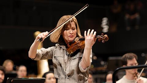 Die Geigerin Lisa Batashvili bei einer Probe in der Isarphilharmonie.