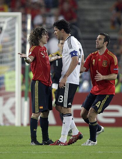 86. Länderspiel: 0:1 im EM-Finale gegen Spanien: Wieder bleibt dem deutschen
Leitwolf die Krönung mit einem internationalen Titel versagt.