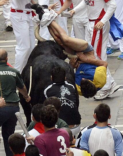 Stierhatz brutal: Aktuelle Bilder aus Pamplona.
