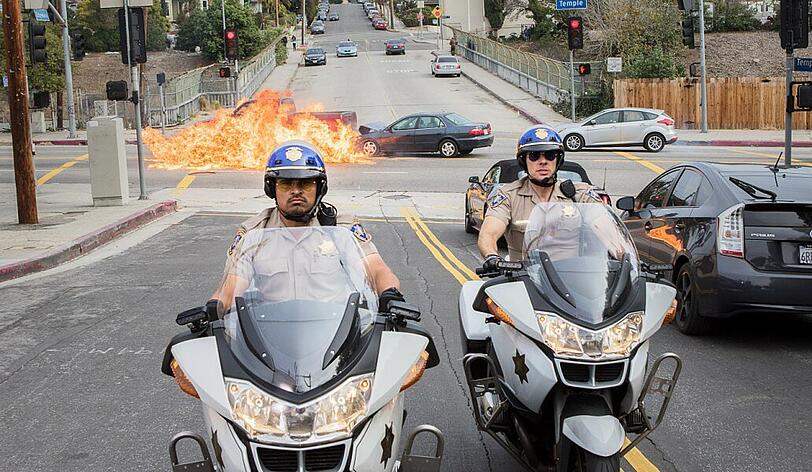 Wo die beiden sind, ist Spiegel anklappen angesagt: Ponch (Michael Pena) und Jon (Dax Shepard, rechts).