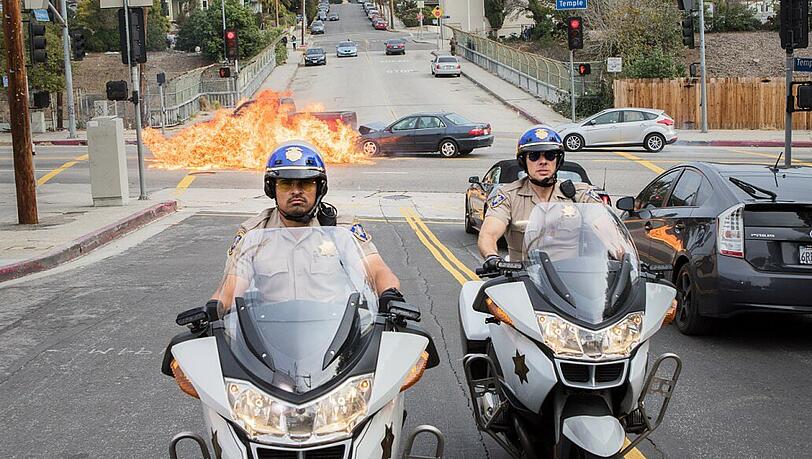 Wo die beiden sind, ist Spiegel anklappen angesagt: Ponch (Michael Pena) und Jon (Dax Shepard, rechts).