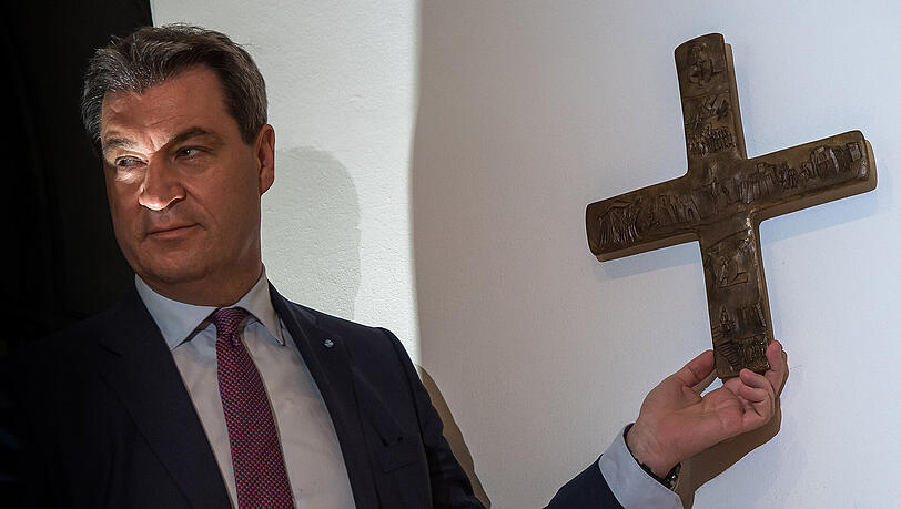 Ein Kreuz in jeder Behörde des Freistaats: Der Kreuzerlass von Ministerpräsident Markus Söder hat viel Kritik geerntet. Ein Kreuz in jeder Behörde des Freistaats: Der Kreuzerlass von Ministerpräsident Markus Söder hat viel Kritik geerntet.