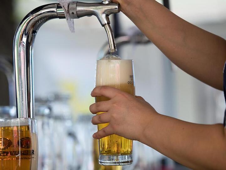 Die Brauereien in Deutschland haben 2018 trotz der erhöhten Preise rund 8,7 Milliarden Liter und damit 184 Millionen Liter (2,2 Prozent) mehr Bier gebraut als im Jahr zuvor.