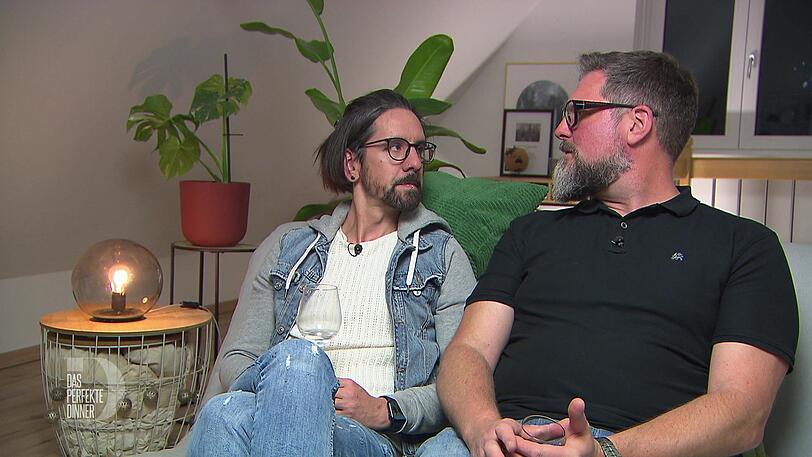 Johanna kocht orientalisch - Basti (links) und Axel sind gespannt, was sie erwartet. Johanna kocht orientalisch - Basti (links) und Axel sind gespannt, was sie erwartet.