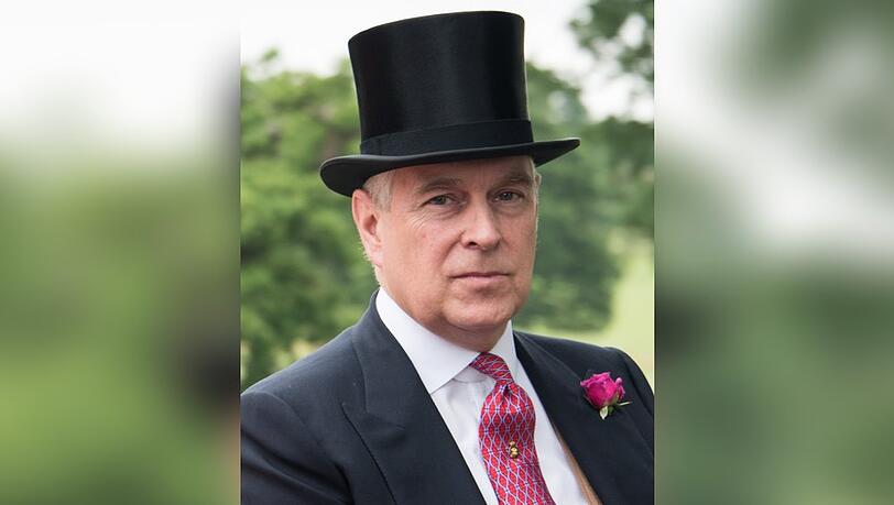 Der Ex-Prinz hat jetzt einen bürgerlichen Namen: Andrew Mountbatten Windsor. Oder doch Andrew Mountbatten-Windsor?