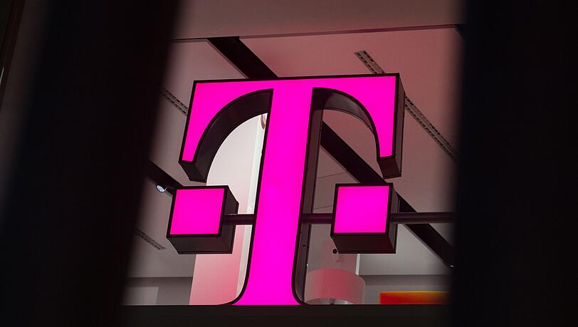 Nvidia und die Deutsche Telekom kooperieren bei einer KI-Fabrik in M&uuml;nchen.