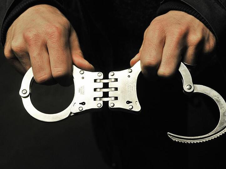 Die Polizei nahm den 22-Jährigen fest.