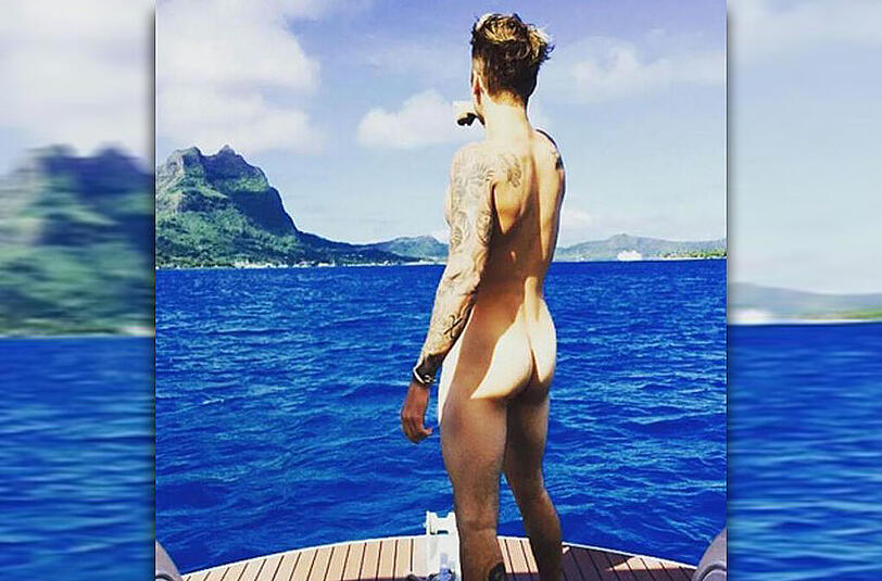 Mädchenschwarm Justin Bieber zeigt auf Instagram seine nackte Rückansicht - vor allem seine weiblichen Fans dürften bei diesem Anblick dahinschmelzen. Schade eigentlich, dass der Sänger das Bild mittlerweile wieder gelöscht hat.