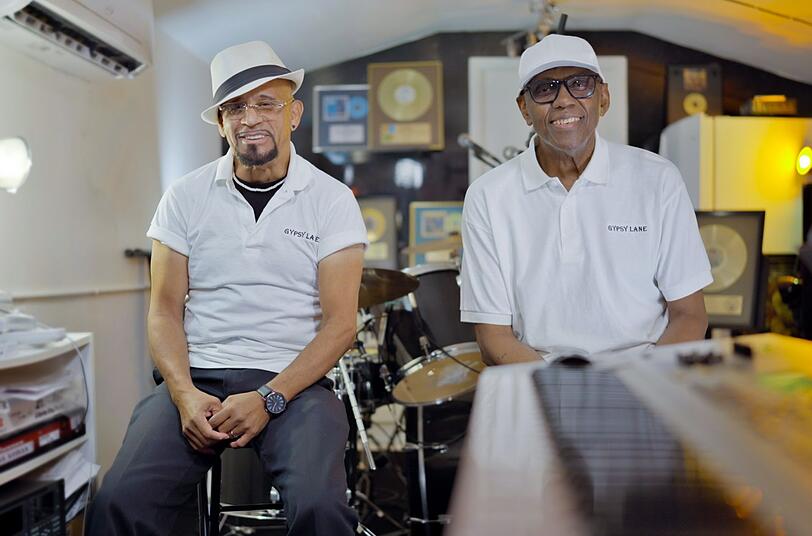 Die Musiker Larry Davis (links) und Alfonso Carey blicken in den Doku auf die Anfänge der Disco-Ära zurück. Die Musiker Larry Davis (links) und Alfonso Carey blicken in den Doku auf die Anfänge der Disco-Ära zurück.