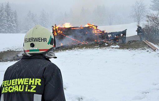 Die Löscharbeiten der Feuerwehr.
