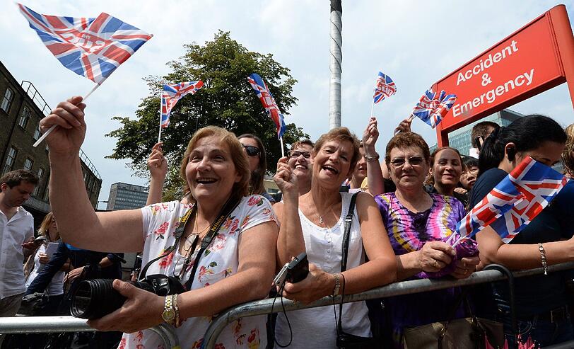 So feiert London den kleinen Prinzen: Aktuelle Bilder zum Durchklicken.