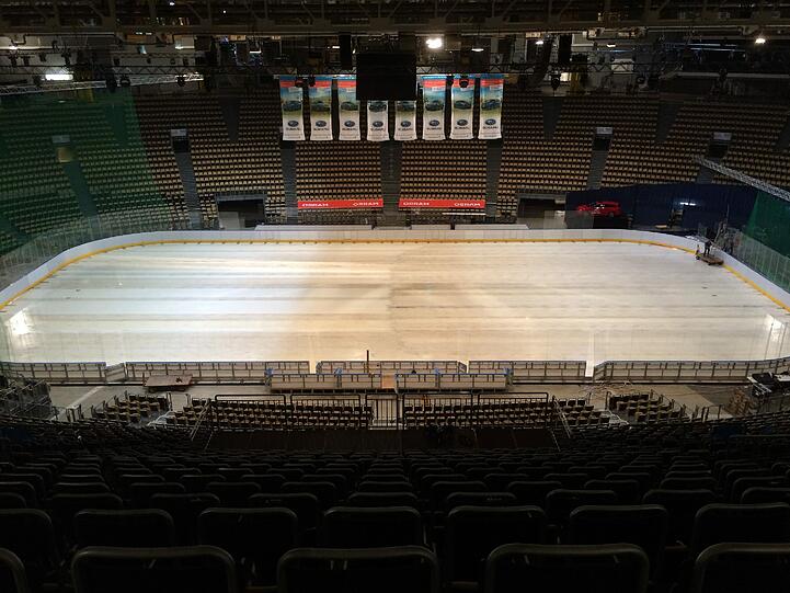 Die Olympiahalle als Eis-Stadion.