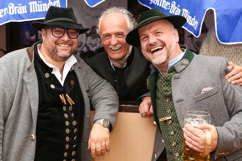 Feiern für den guten Zweck auf der Wiesn: Maximilian Oberbigler, Toni Tonigold, Oliver Rauh
