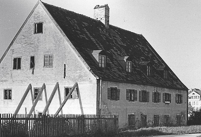 Ländlich sieht es an der Wotanstraße 117 um 1939 aus ...