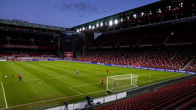 Wohlfühl-Atmosphäre im Parken-Stadion in Kopenhagen.