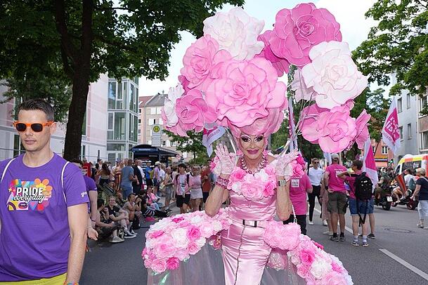 Pretty in pink. Pretty in pink.