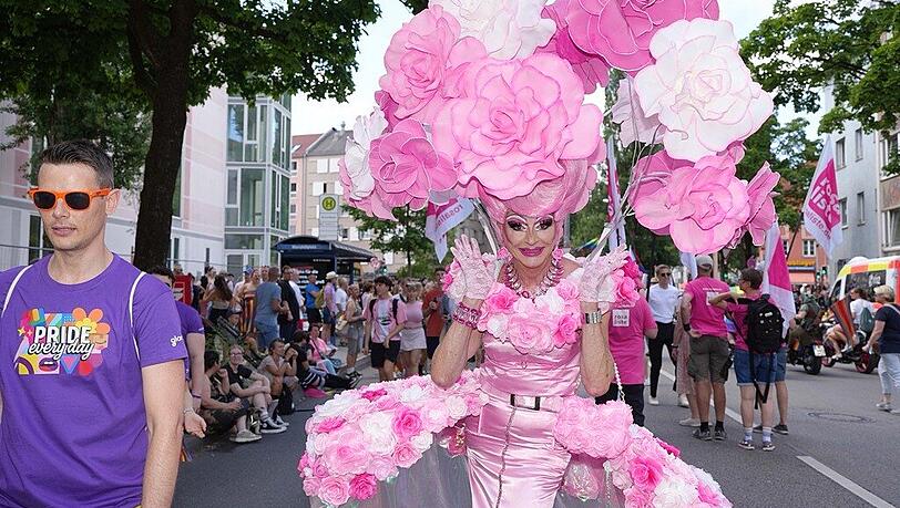Pretty in pink. Pretty in pink.