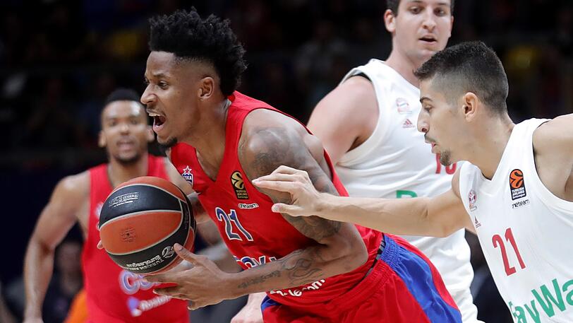 Moskaus Will Clyburn (l.) gegen Diego Flaccadori: Der FC Bayern verliert in Russland.