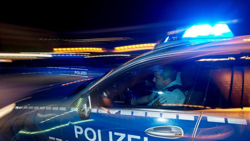 Eine Polizeistreife fährt zu einem Einsatz. Foto: Patrick Seeger/dpa/Symbolbild Eine Polizeistreife fährt zu einem Einsatz. Foto: Patrick Seeger/dpa/Symbolbild