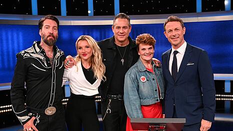 Die XXL-Ausgabe von "Gefragt - Gejagt" ist wie gewohnt namhaft besetzt. Unter mit dabei sind diesmal, von links: Alec V&ouml;lkel, Evelyn Burdecki, Sascha Vollmer und Gayle Tufts. Rechts: Alexander Bommes.