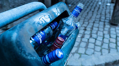 Der Mann hat eineinhalb Liter Wodka getrunken, dann sind zwei handelsübliche Flaschen. (Symbolbild)