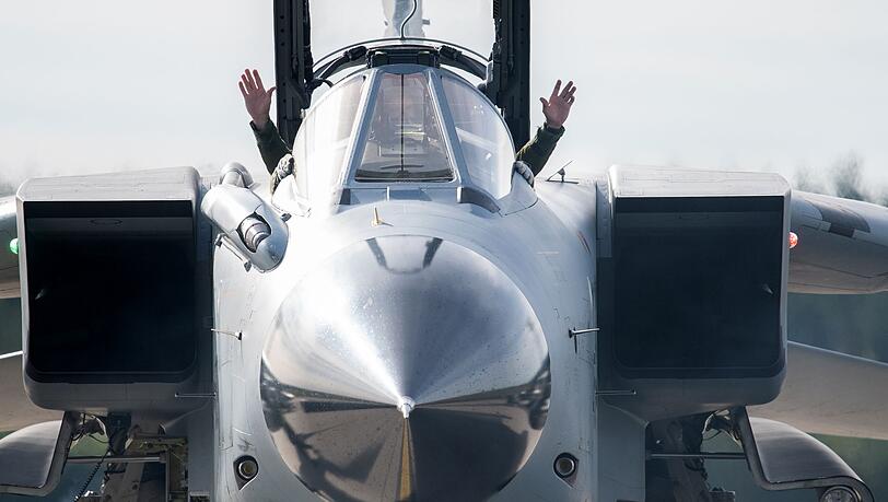 Tornado-Kampfjets sind in der Eifel stationiert, um im Ernstfall US-Atombomben einzusetzen. (Archivbild)