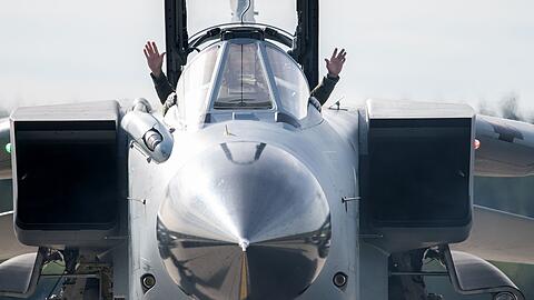 Tornado-Kampfjets sind in der Eifel stationiert, um im Ernstfall US-Atombomben einzusetzen. (Archivbild)