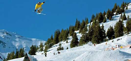 Die Piste aus luftiger Höhe