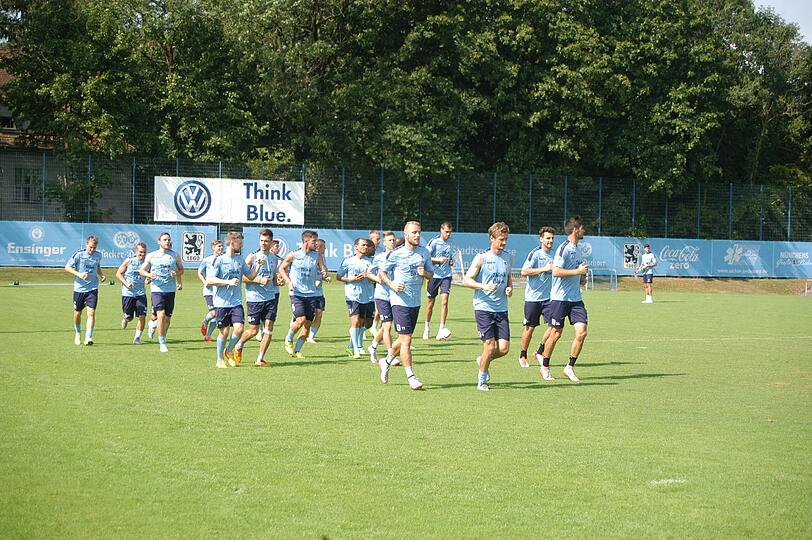 Die Bilder vom Freitagstraining der Löwen.