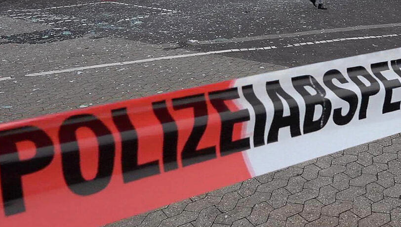 Der Mann verunglückte in einem gestohlenen Auto. (Symbolbild) Der Mann verunglückte in einem gestohlenen Auto. (Symbolbild)