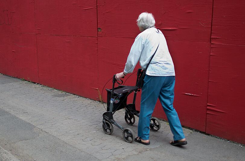 Eine Rentnerin wurde am Freitag in Gern ausgeraubt. (Symbolfoto)