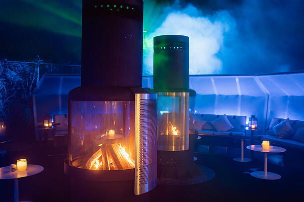Die Polarbar über dem Hotel Bayerischer Hof gehört schon zu den Klassikern des Münchner Winters.