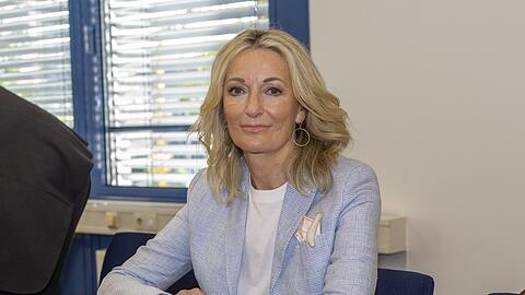 Kabarettistin und Schauspielerin Monika Gruber setzt sich seit Kurzem als Schirmherrin f&uuml;r das Kinderhospiz in Eichendorf im niederbayerischen Landkreis Dingolfing-Landau ein.