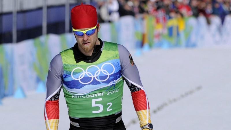 Axel Teichmann kommt im Halbfinallauf ins Ziel. Axel Teichmann kommt im Halbfinallauf ins Ziel.