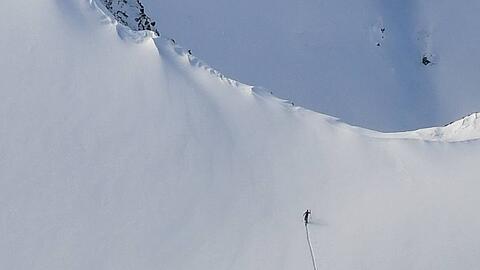 Lawinen stellen vor allem abseits der Pisten eine große Gefahr für Wintersportler dar.