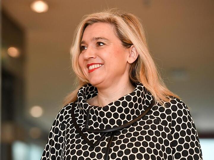 Melanie Huml (CSU), Staatsministerin für Gesundheit und Pflege, kommt zu einer Sitzung. Foto: Tobias Hase/dpa/Archivbild