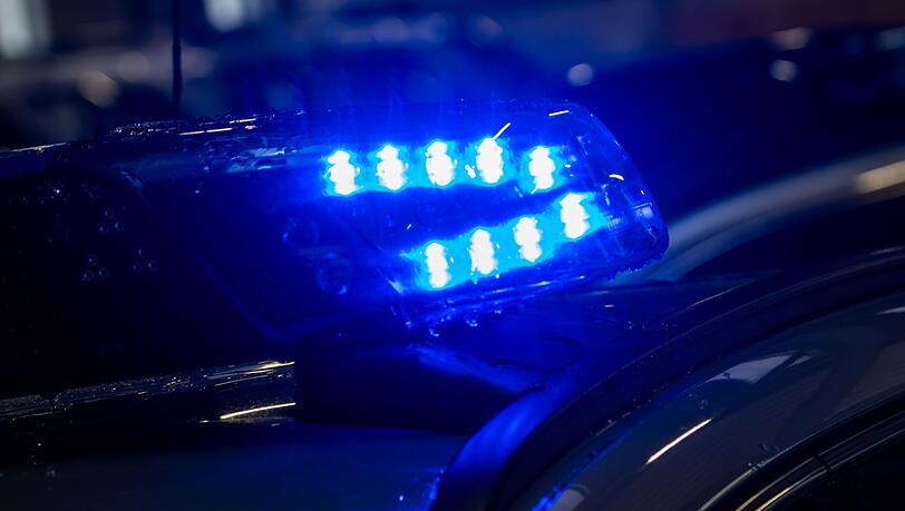 Die Polizei ermittelt gegen den Schwerverletzten. (Symbolbild) Die Polizei ermittelt gegen den Schwerverletzten. (Symbolbild)