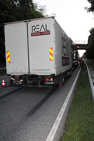 Reichertsheim: Massen-Crash: Hier krachen drei LKW ineinander - Bayern - Abendzeitung München