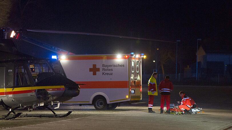 Die drei Kinder und ihr Vater kamen mit schweren Verletzungen ins Krankenhaus.