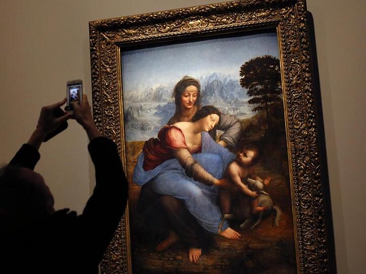 Bildnis der heiligen Anne von Leonardo Da Vinci im Louvre.