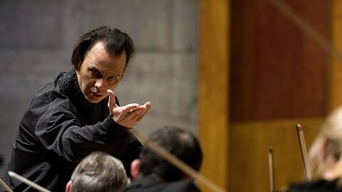 Theodor Currentzis hier mit seinem SWR Symphonieorchester.