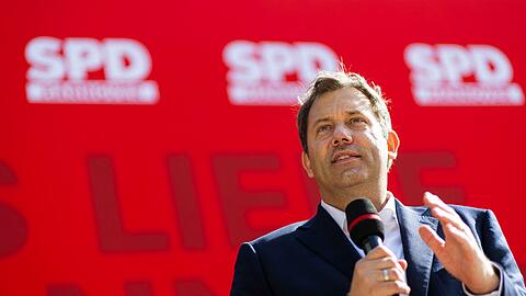 Finanzminister Klingbeil will eine Extra-Steuer. (Archivbild)