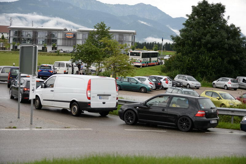 Stau rund um den Chiemsee wegen Chiemsee Reggae Summer. Die Bilder.