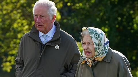 Prinz Charles springt für seine Mutter ein.