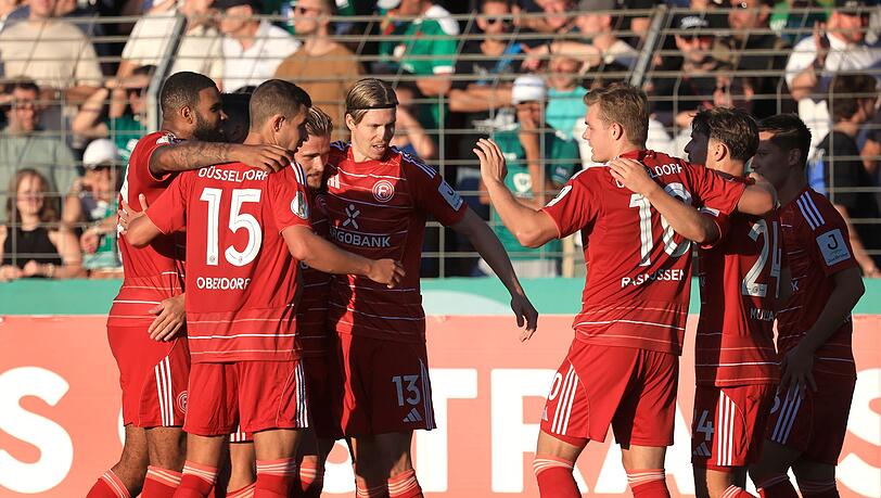 Dank einer guten zweiten Hälfte gegen den 1. FC Schweinfurt steht Fortuna Düsseldorf im DFB-Pokal in der zweiten Runde.