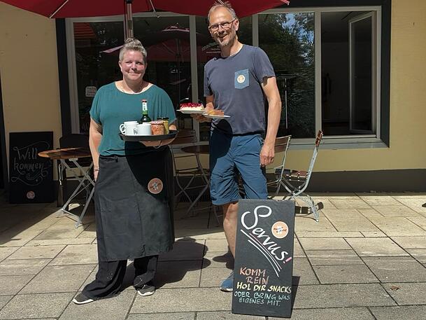 Clemens K&uuml;hlem und Vroni Wagner vor der Ammer Klause.
