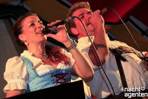 Dirndl, Lederhosen und viel Spaß: Die Party "Tracht und Pracht" am Samstag im Hippodrom auf der Theresienwiese. Mehr Bilder unter: www.nachtagenten.de.