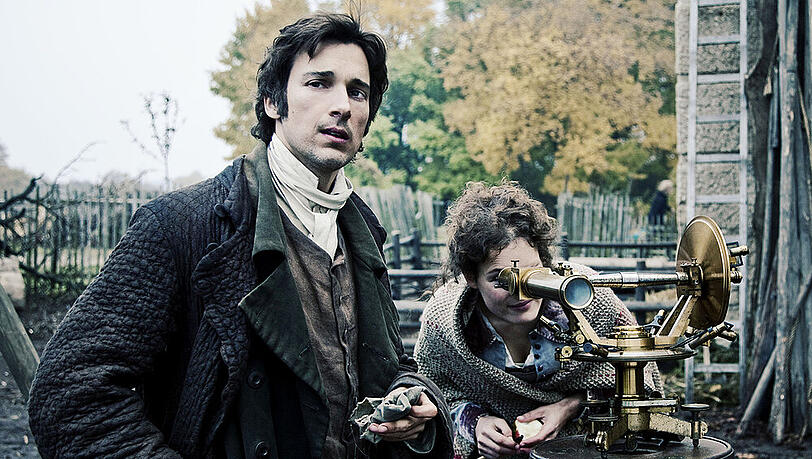Carl Friedrich Gauß (Florian David Fitz) will die Flächen der Welt berechnen Carl Friedrich Gauß (Florian David Fitz) will die Flächen der Welt berechnen