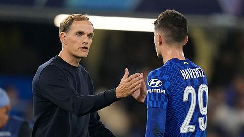 Chelseas ehemaliger Cheftrainer Thomas Tuchel (l) und Kai Havertz nach einem Spiel.